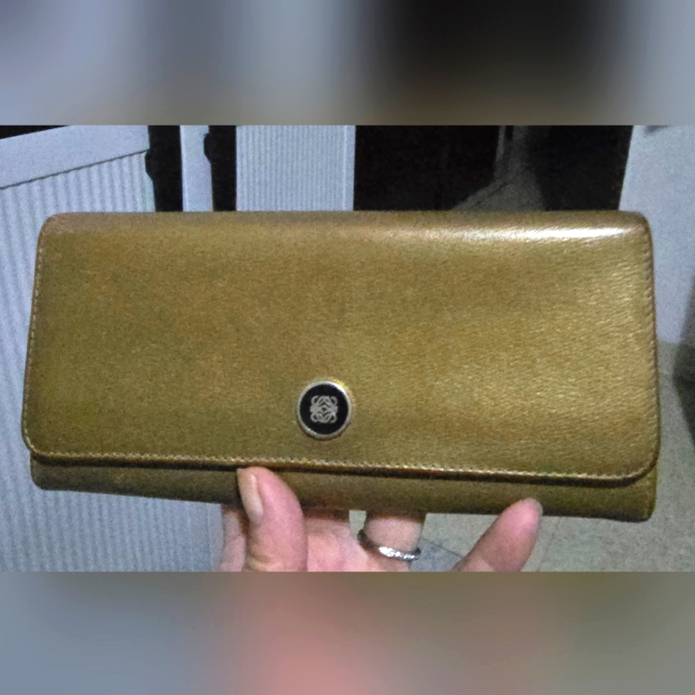 Loewe euc anagram continental wallet